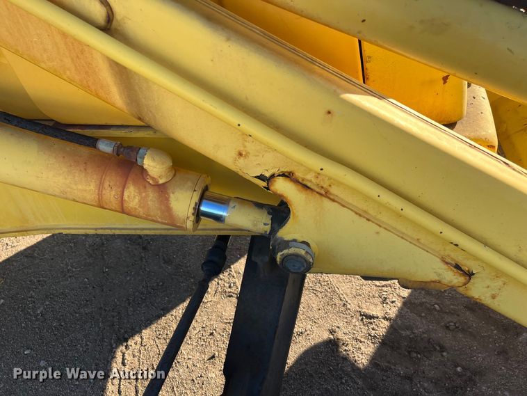 image for item DQ5104 2000 New Holland LB75  backhoe