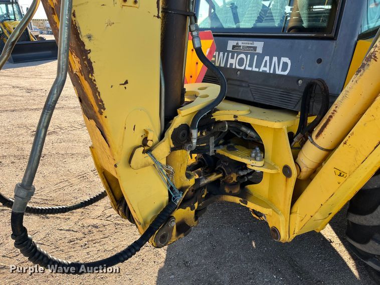 image for item DQ5104 2000 New Holland LB75  backhoe