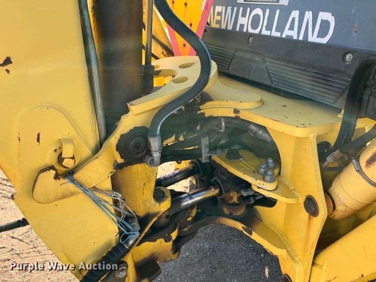 image for item DQ5104 2000 New Holland LB75  backhoe