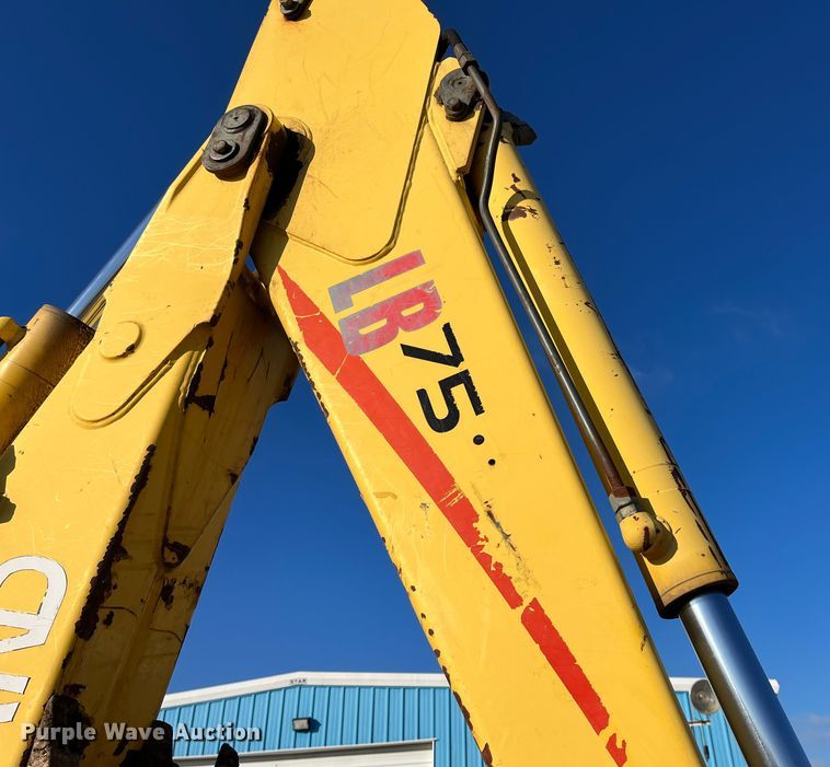 image for item DQ5104 2000 New Holland LB75  backhoe