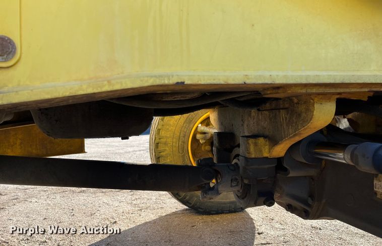 image for item DQ5104 2000 New Holland LB75  backhoe