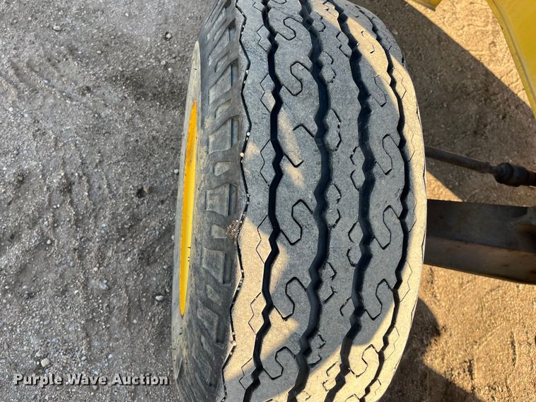 image for item DQ5104 2000 New Holland LB75  backhoe