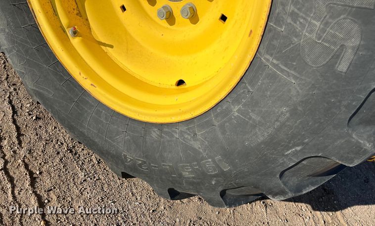 image for item DQ5104 2000 New Holland LB75  backhoe