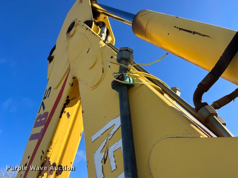 image for item DQ5104 2000 New Holland LB75  backhoe