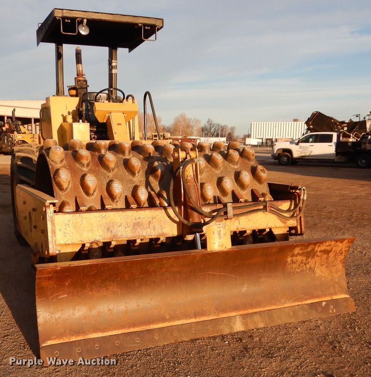 image for item DS6313 1993 Caterpillar CP563  single drum vibratory roller