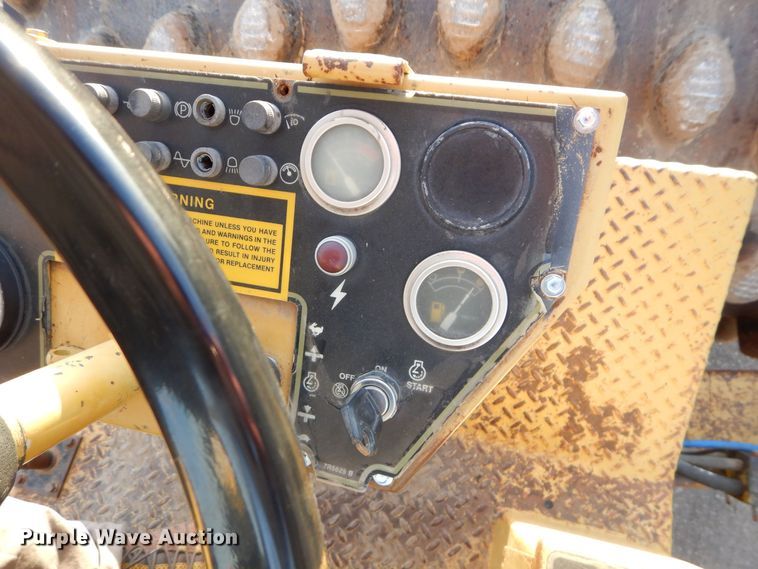 image for item DS6313 1993 Caterpillar CP563  single drum vibratory roller