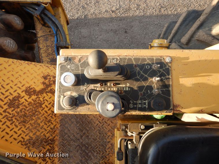 image for item DS6313 1993 Caterpillar CP563  single drum vibratory roller