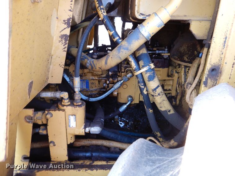 image for item DS6313 1993 Caterpillar CP563  single drum vibratory roller