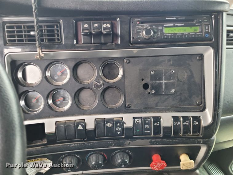 image for item EB9754 2007 Kenworth T600  dump truck