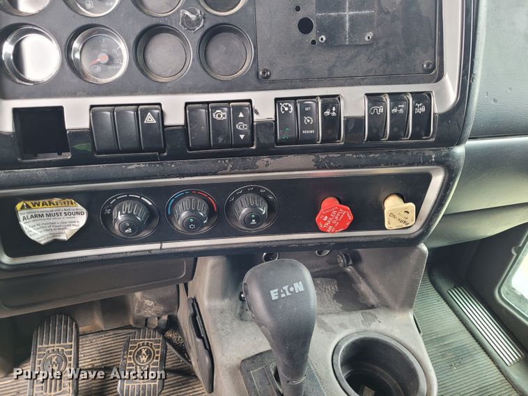 image for item EB9754 2007 Kenworth T600  dump truck