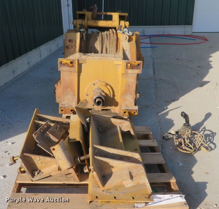 image for item FB9837 Paccar PA56-E00100E  winch