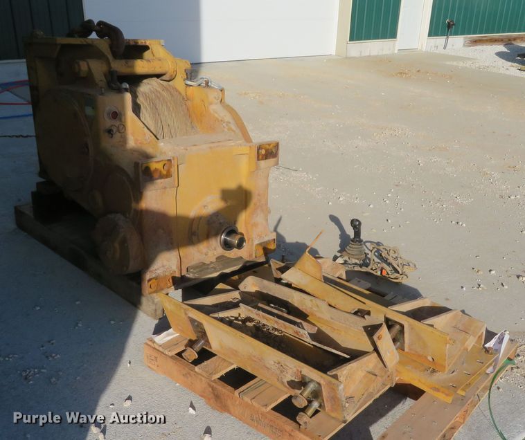 image for item FB9837 Paccar PA56-E00100E  winch