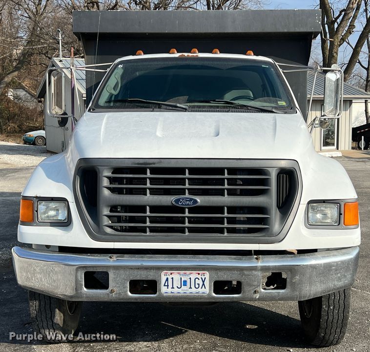 image for item ID9368 2000 Ford F650 Super Duty  dump truck