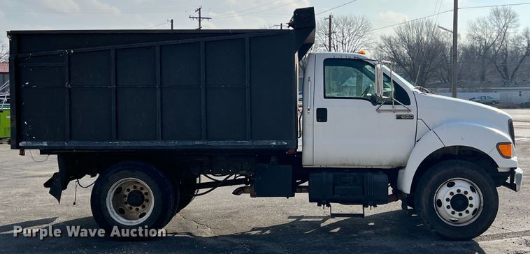 image for item ID9368 2000 Ford F650 Super Duty  dump truck