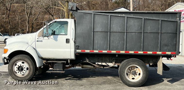 image for item ID9368 2000 Ford F650 Super Duty  dump truck