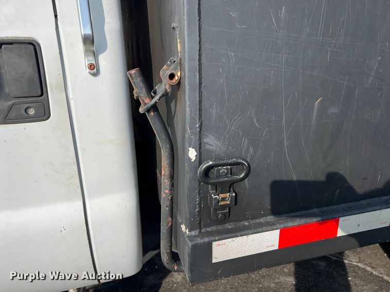 image for item ID9368 2000 Ford F650 Super Duty  dump truck