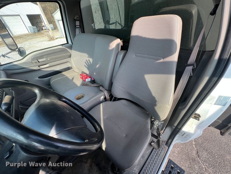 image for item ID9368 2000 Ford F650 Super Duty  dump truck