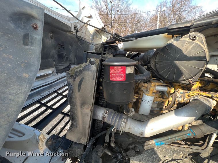 image for item ID9368 2000 Ford F650 Super Duty  dump truck