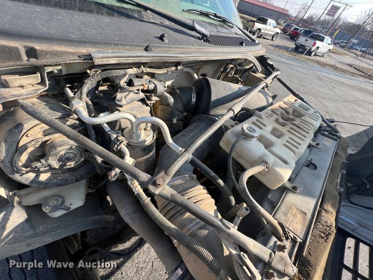 image for item ID9368 2000 Ford F650 Super Duty  dump truck