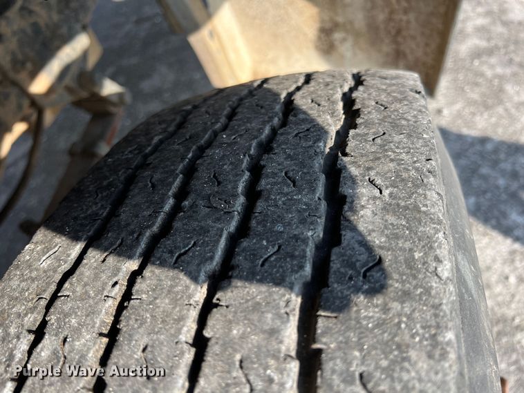 image for item ID9368 2000 Ford F650 Super Duty  dump truck