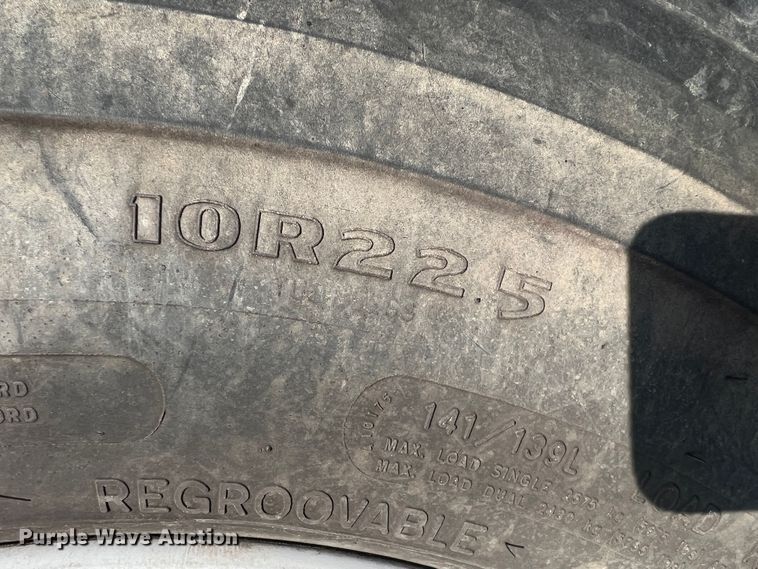 image for item ID9368 2000 Ford F650 Super Duty  dump truck