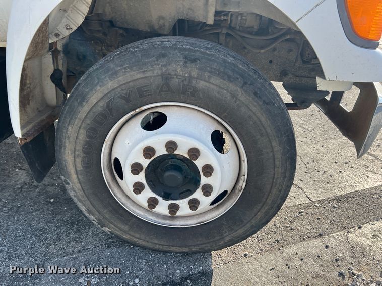 image for item ID9368 2000 Ford F650 Super Duty  dump truck