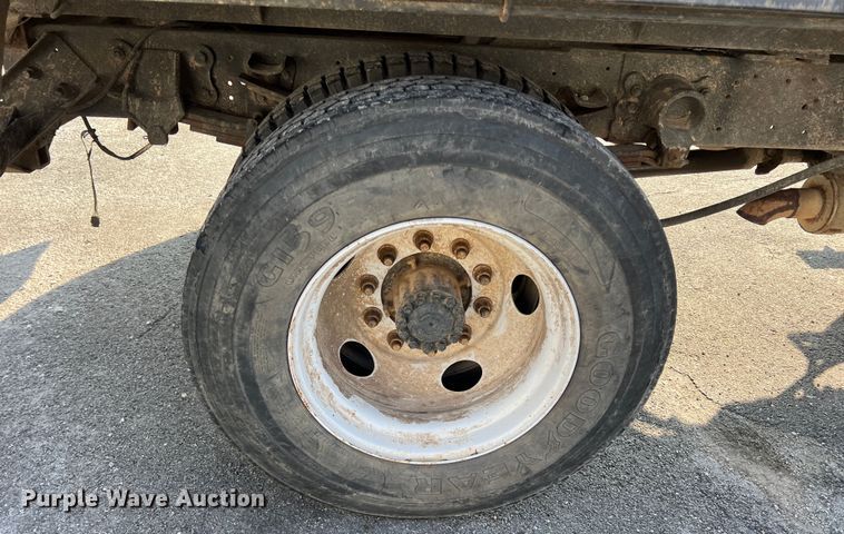 image for item ID9368 2000 Ford F650 Super Duty  dump truck