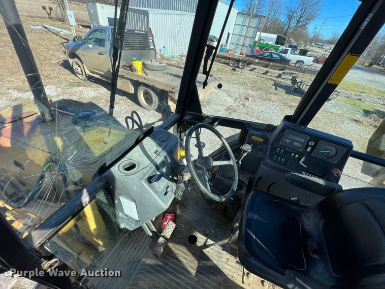 image for item ID9382 1994 Ford 555D  backhoe