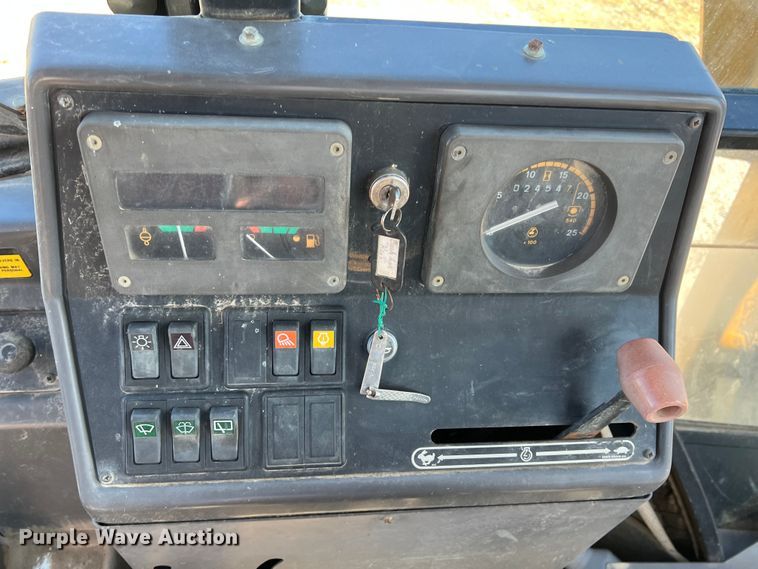 image for item ID9382 1994 Ford 555D  backhoe