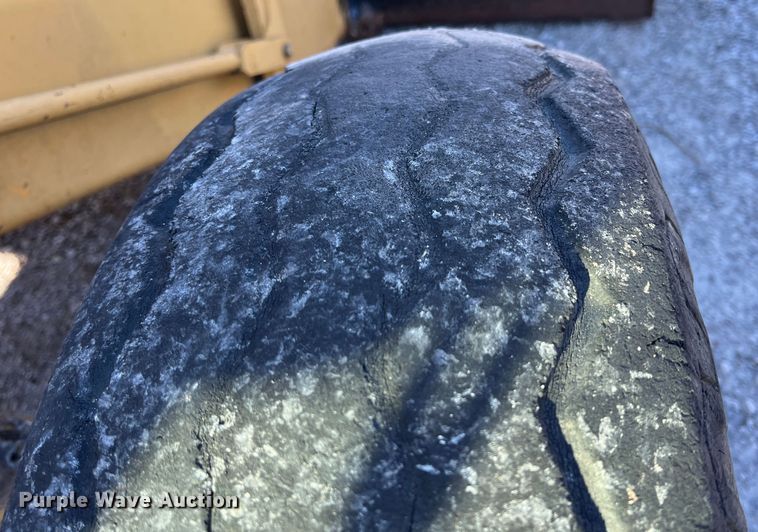 image for item ID9382 1994 Ford 555D  backhoe