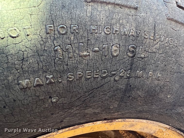 image for item ID9382 1994 Ford 555D  backhoe