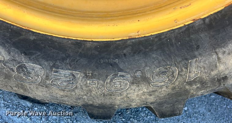 image for item ID9382 1994 Ford 555D  backhoe