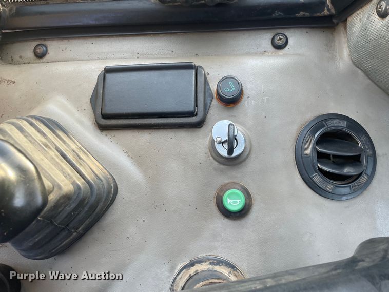 image for item JC9959 2004 Case 1850K  dozer