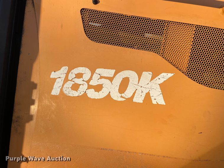 image for item JC9959 2004 Case 1850K  dozer