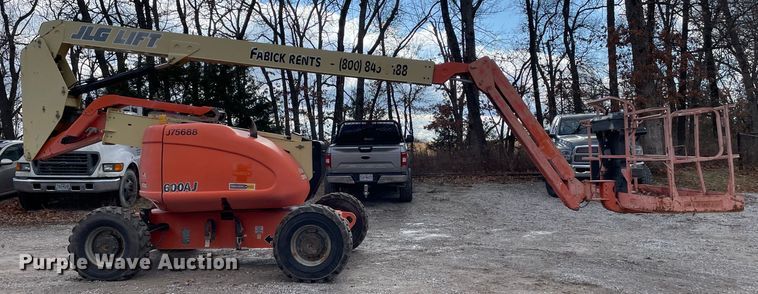 image for item JR9829 2004 JLG 600AJ  boom lift