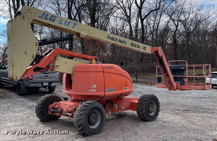 image for item JR9829 2004 JLG 600AJ  boom lift