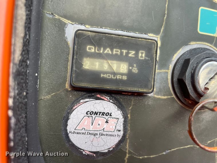 image for item JR9829 2004 JLG 600AJ  boom lift