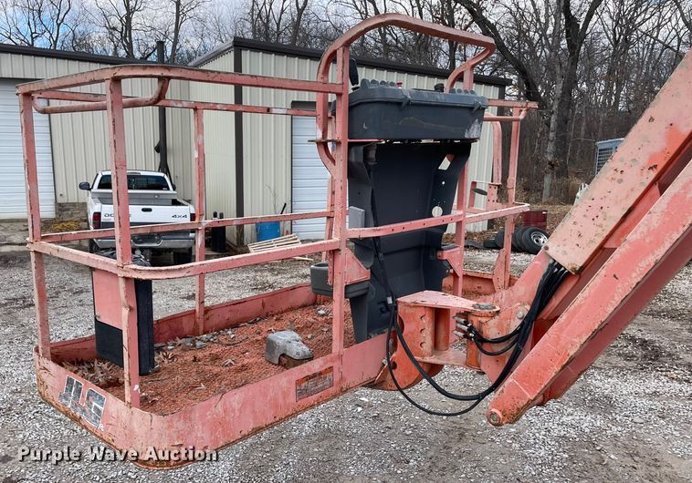 image for item JR9829 2004 JLG 600AJ  boom lift