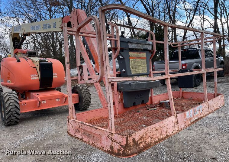 image for item JR9829 2004 JLG 600AJ  boom lift
