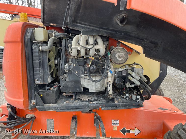 image for item JR9829 2004 JLG 600AJ  boom lift