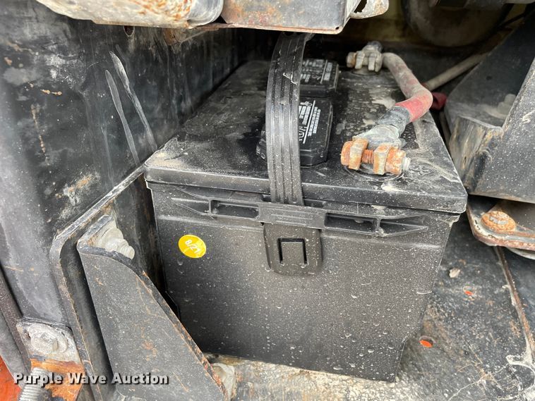 image for item JR9829 2004 JLG 600AJ  boom lift