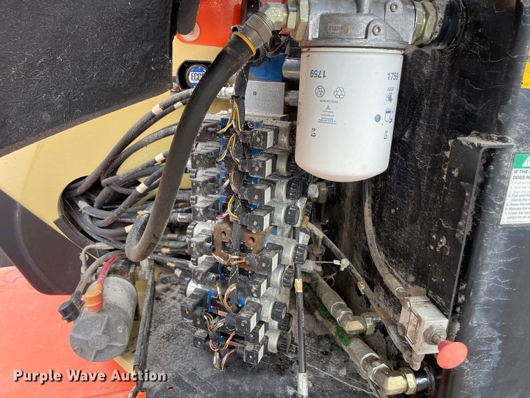 image for item JR9829 2004 JLG 600AJ  boom lift