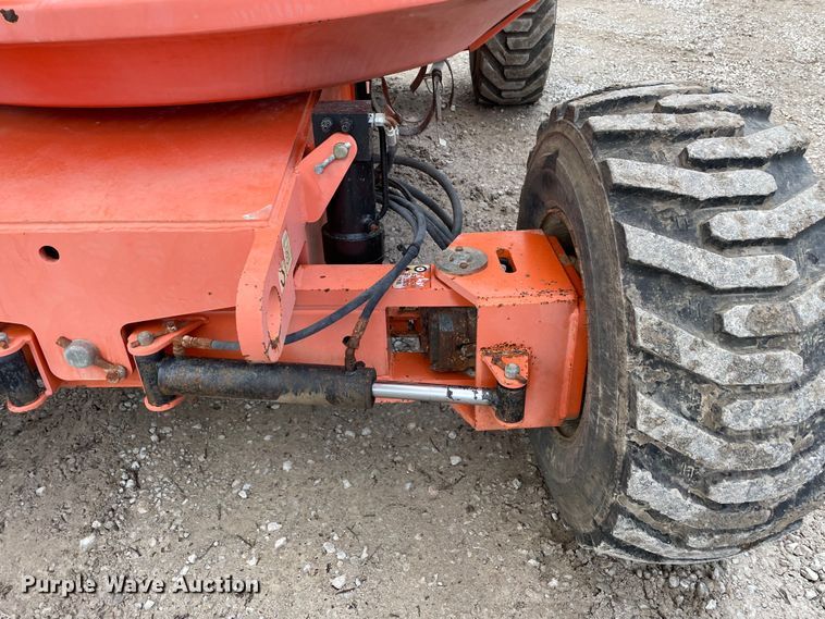 image for item JR9829 2004 JLG 600AJ  boom lift