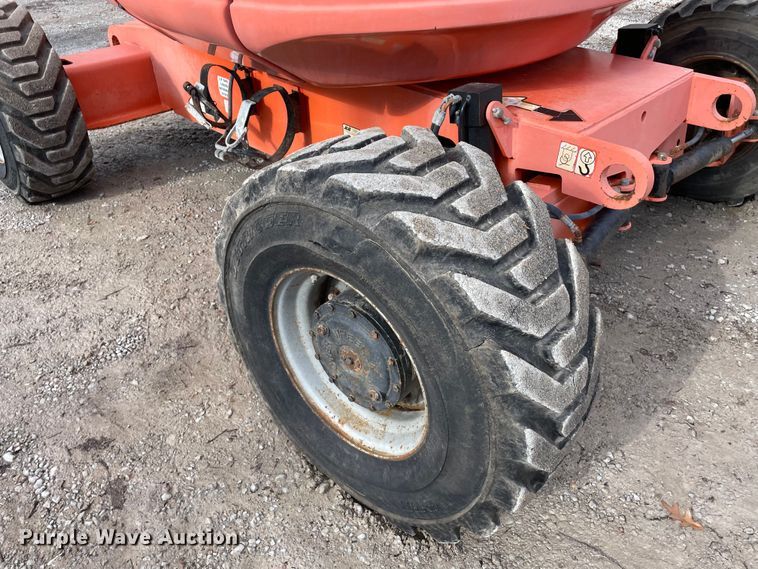 image for item JR9829 2004 JLG 600AJ  boom lift