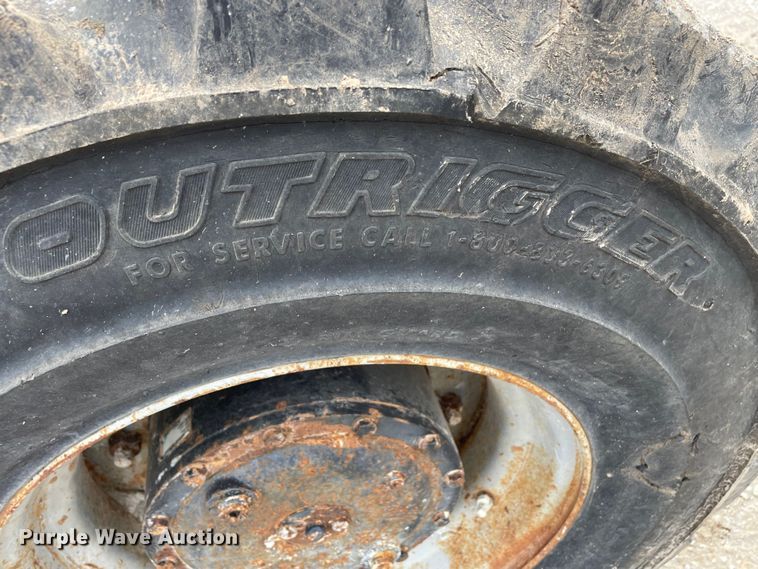 image for item JR9829 2004 JLG 600AJ  boom lift