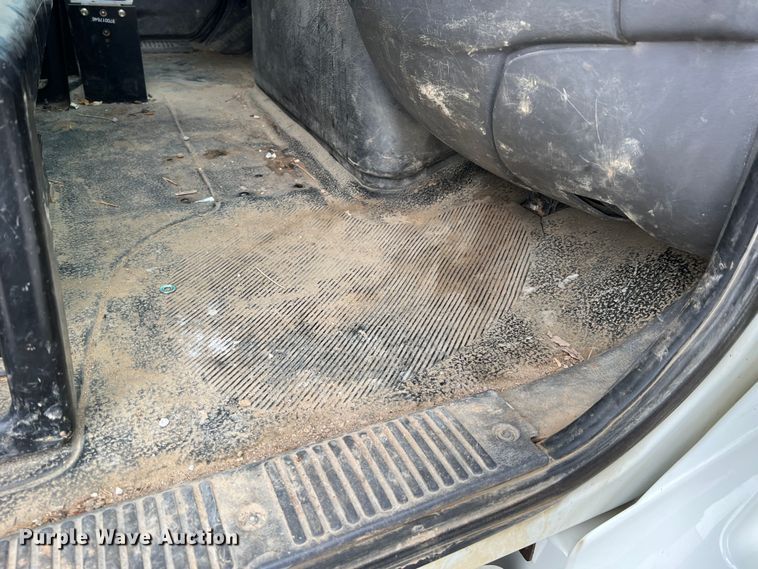 image for item JU9653 2008 International 7400  digger derrick truck