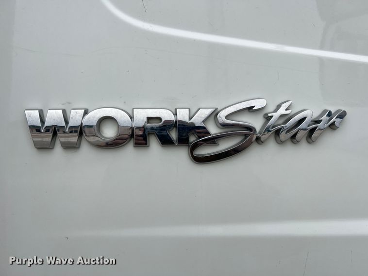 image for item JU9653 2008 International 7400  digger derrick truck