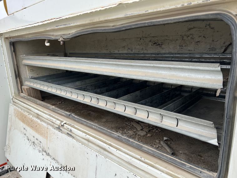 image for item JU9653 2008 International 7400  digger derrick truck