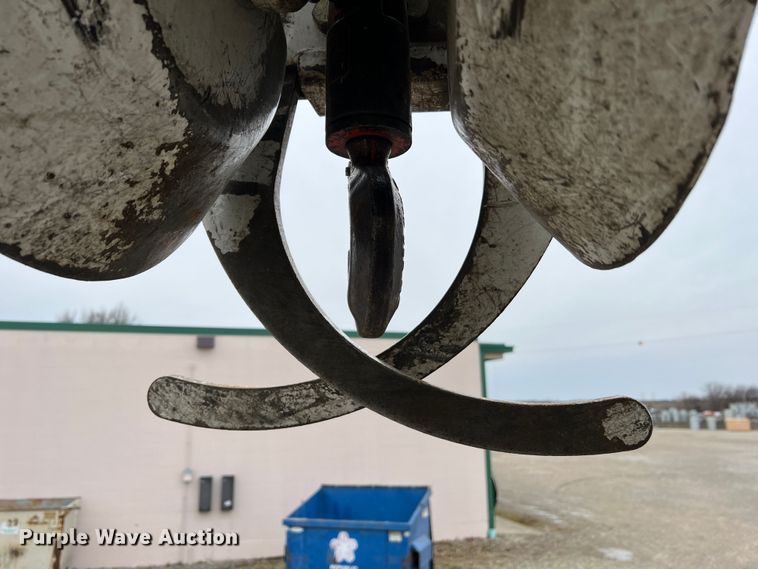 image for item JU9653 2008 International 7400  digger derrick truck