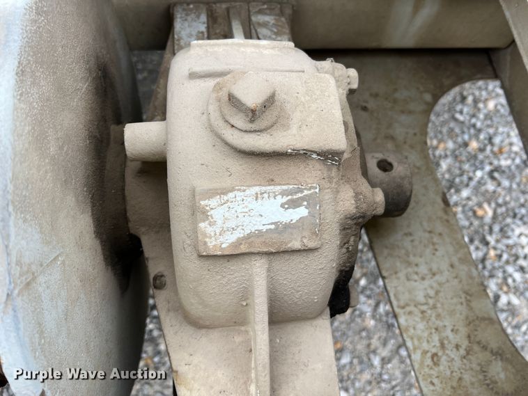 image for item JU9653 2008 International 7400  digger derrick truck